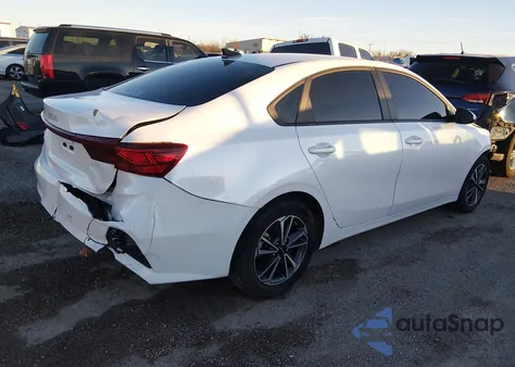 2024 Kia Forte Lxs z USA, uszkodzony, nr VIN 3KPF24AD7RE793329